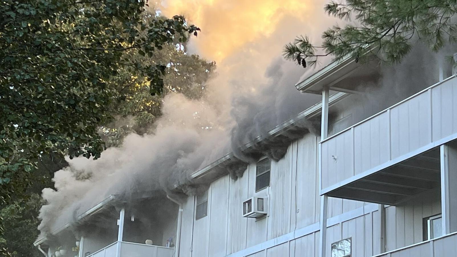 UPDATE: Nearly two dozen families displaced by fire at Chattanooga apartment complex